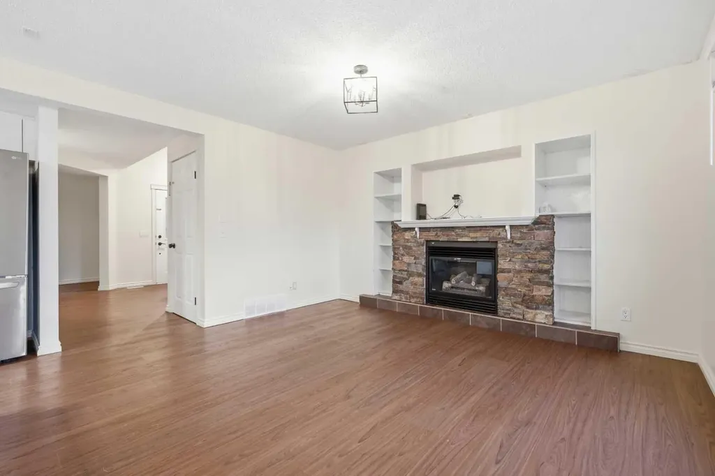 46 Bridleglen Manor SW Calgary AB T2Y 3W9