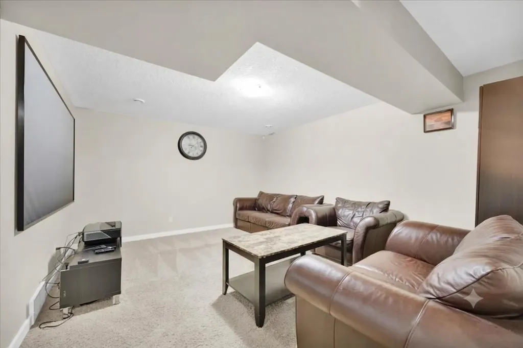 238 Sage Valley Drive NW Calgary AB T3R 0H6