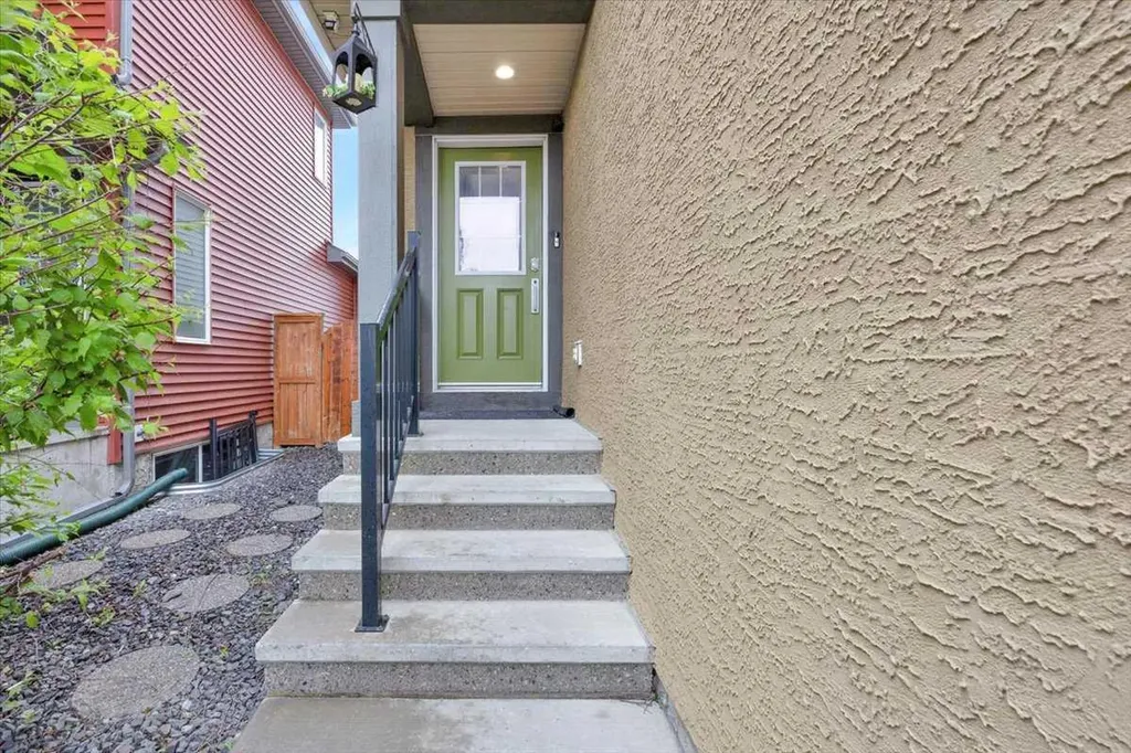 238 Sage Valley Drive NW Calgary AB T3R 0H6
