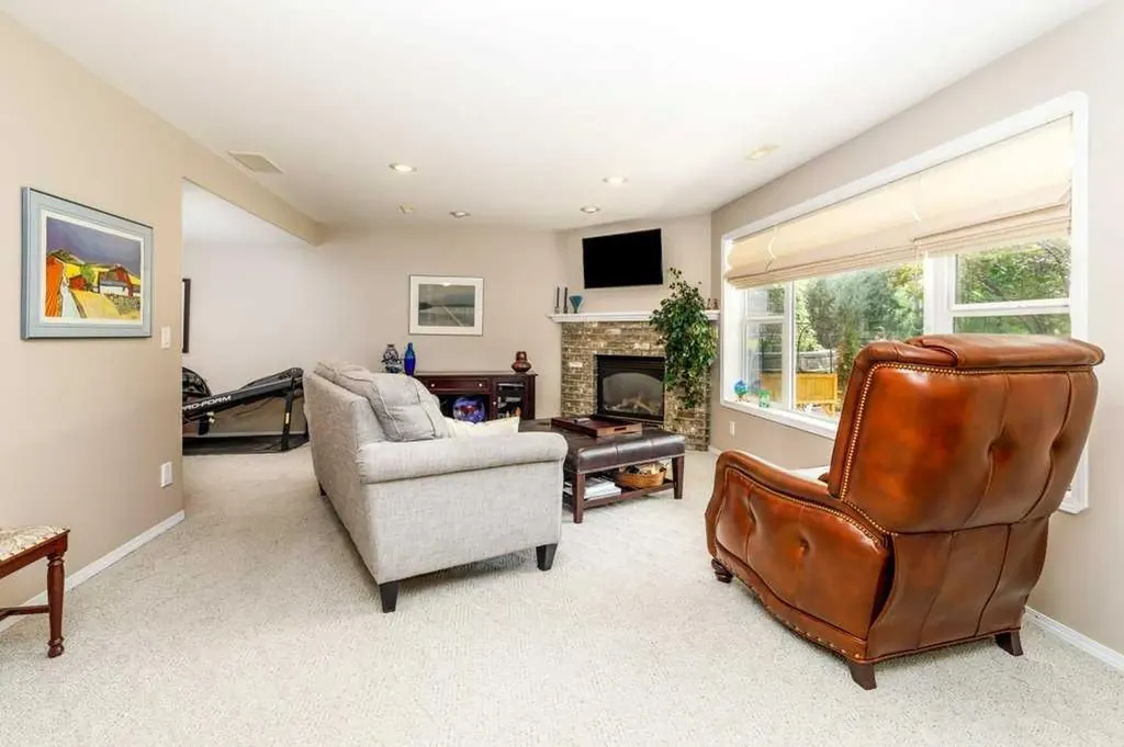 3550 Spruce Drive Red Deer AB T4N 3N9