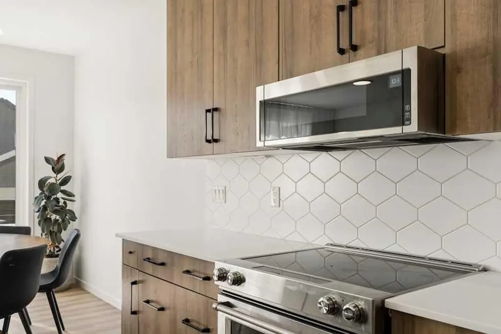 20 Wolf Creek Street SE Calgary AB T2X 4V2