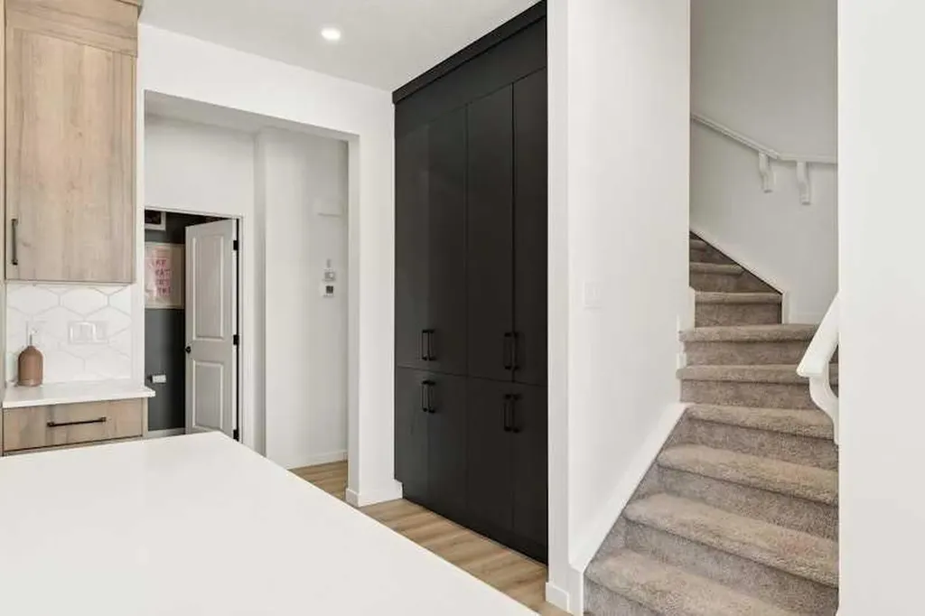 20 Wolf Creek Street SE Calgary AB T2X 4V2