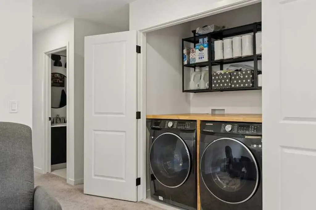 20 Wolf Creek Street SE Calgary AB T2X 4V2