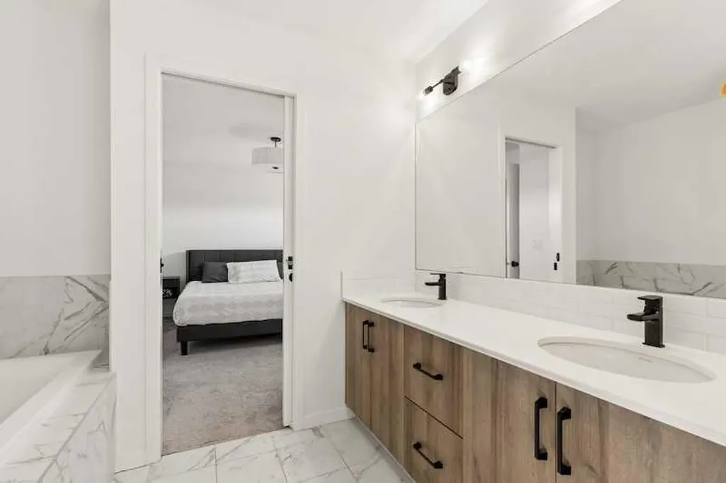 20 Wolf Creek Street SE Calgary AB T2X 4V2