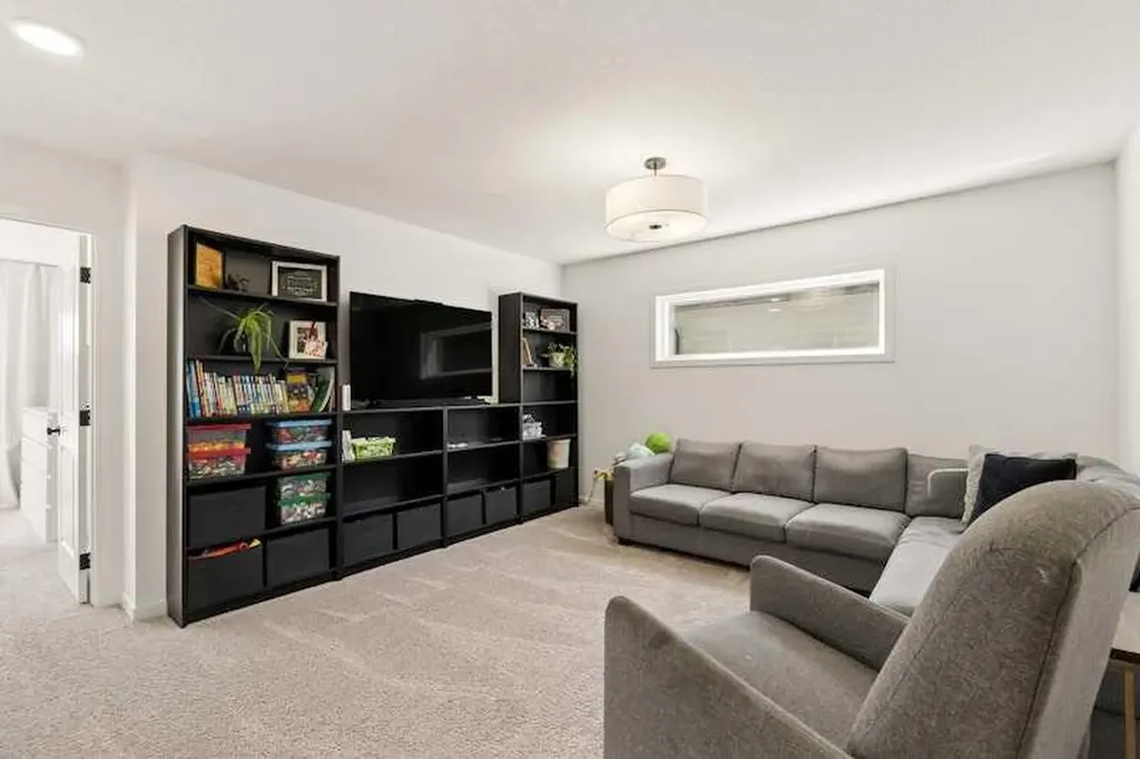 20 Wolf Creek Street SE Calgary AB T2X 4V2