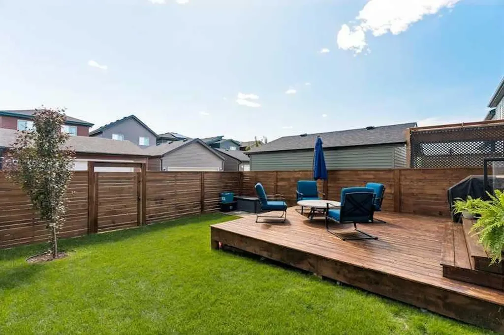 20 Wolf Creek Street SE Calgary AB T2X 4V2