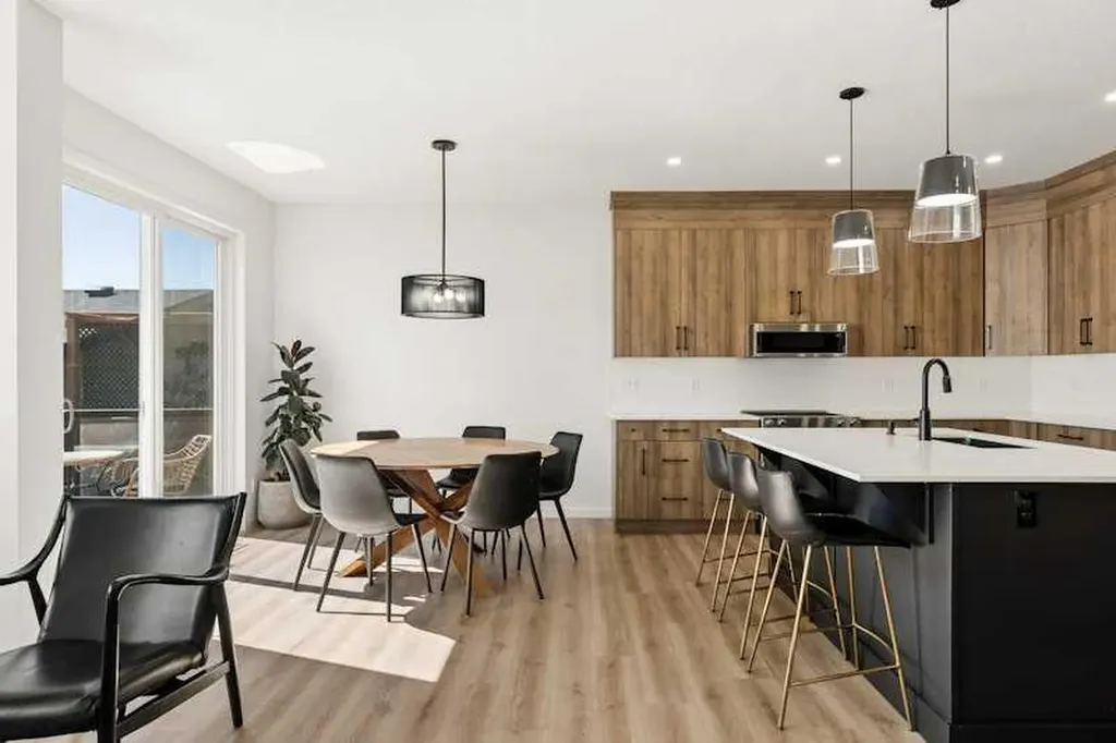 20 Wolf Creek Street SE Calgary AB T2X 4V2
