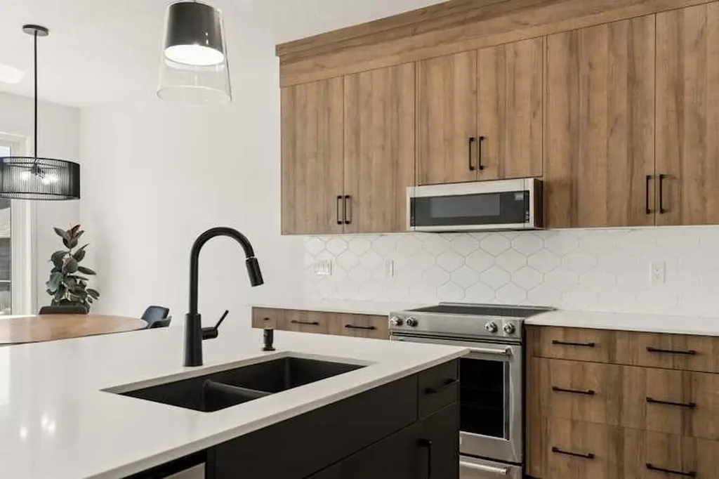 20 Wolf Creek Street SE Calgary AB T2X 4V2