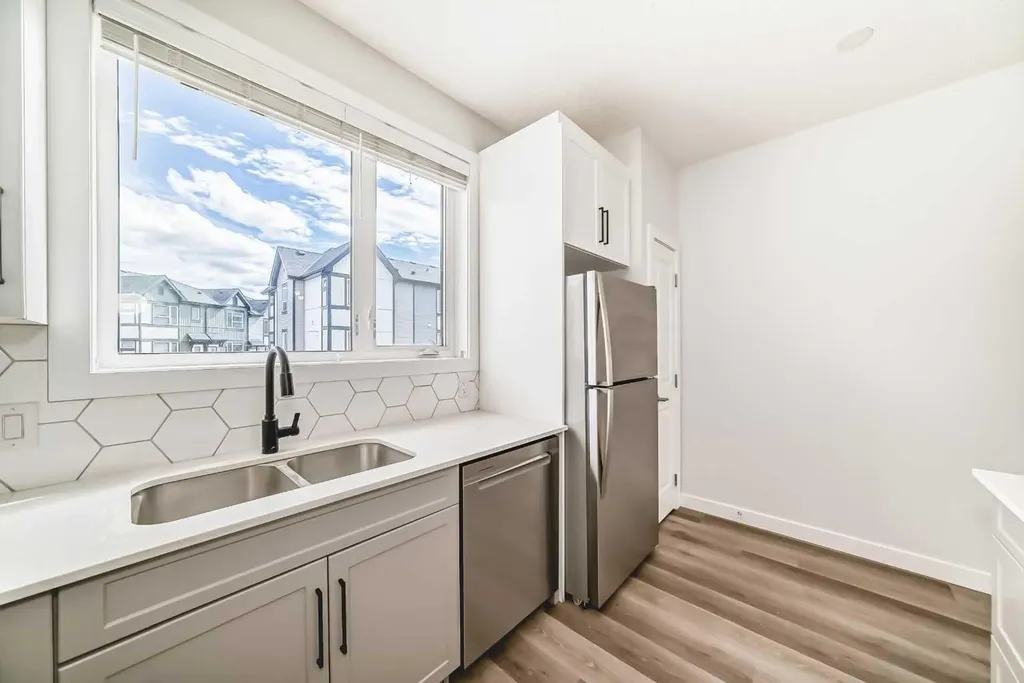 32 Evanscrest Park NW Calgary AB T3P 1R3