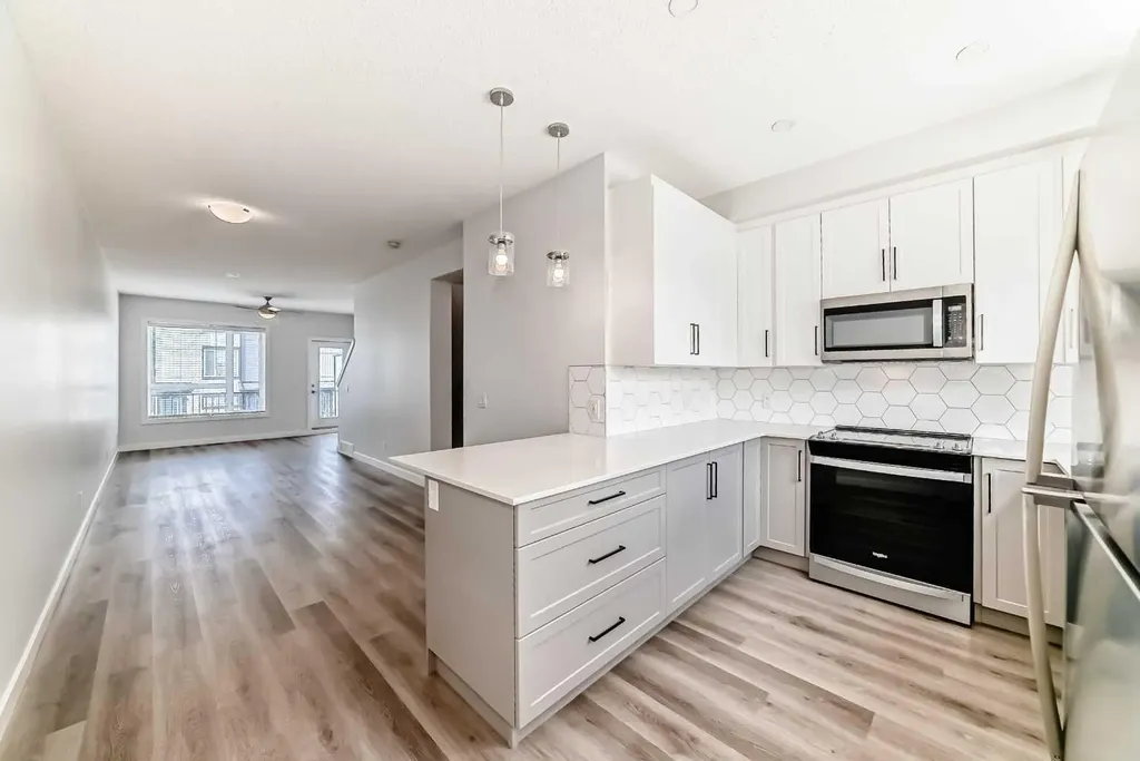 32 Evanscrest Park NW Calgary AB T3P 1R3