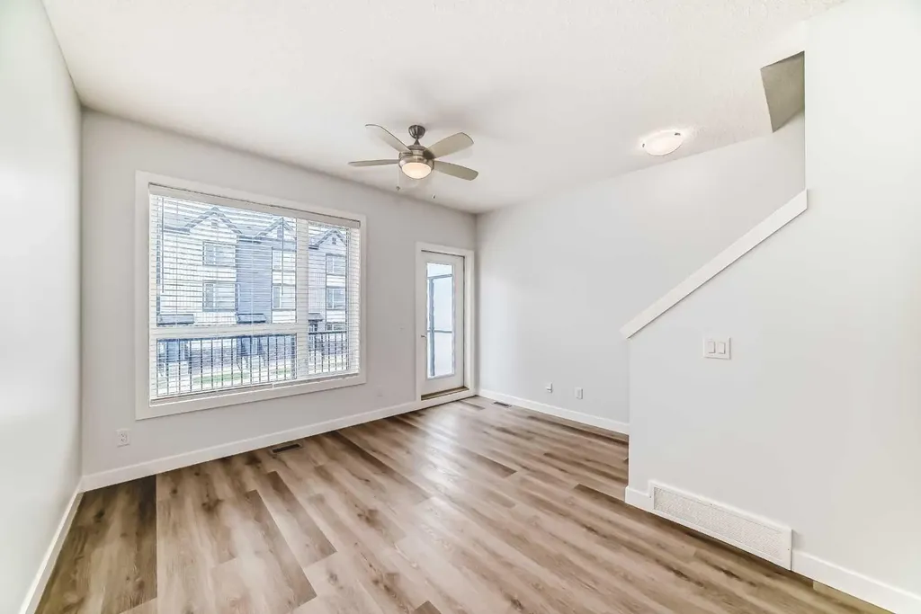 32 Evanscrest Park NW Calgary AB T3P 1R3