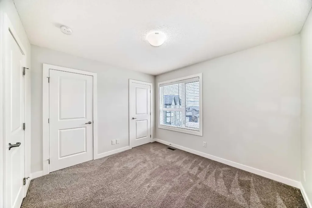 32 Evanscrest Park NW Calgary AB T3P 1R3