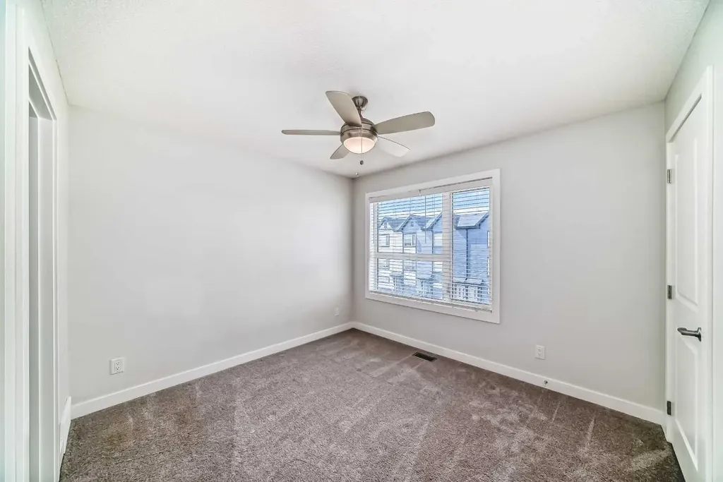 32 Evanscrest Park NW Calgary AB T3P 1R3