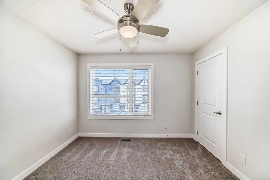 32 Evanscrest Park NW Calgary AB T3P 1R3