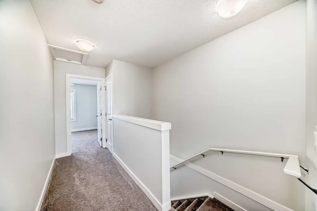 32 Evanscrest Park NW Calgary AB T3P 1R3