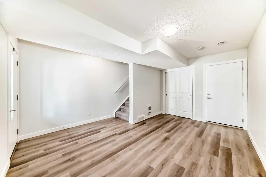 32 Evanscrest Park NW Calgary AB T3P 1R3