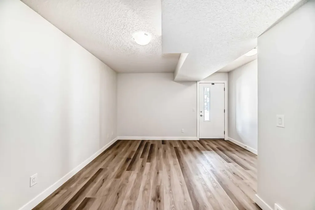 32 Evanscrest Park NW Calgary AB T3P 1R3