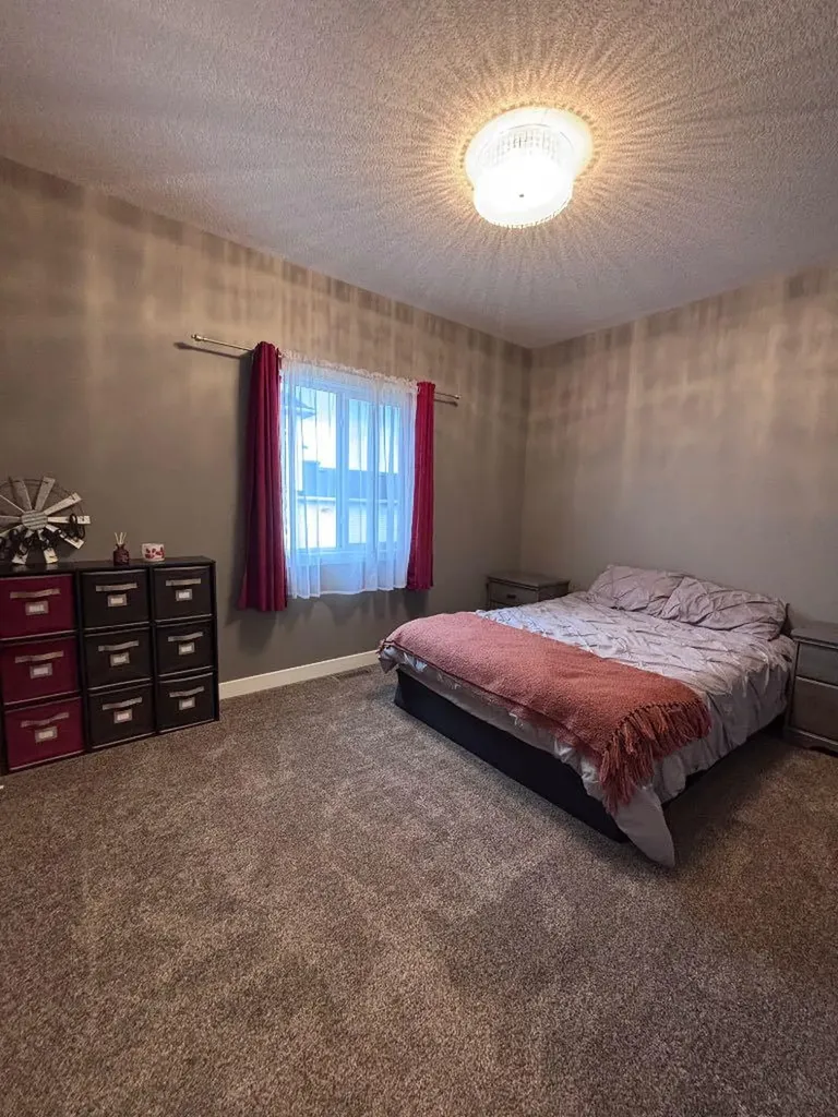 8561 72 Avenue Grande Prairie AB T8X0N9