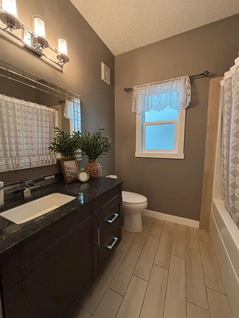 8561 72 Avenue Grande Prairie AB T8X0N9
