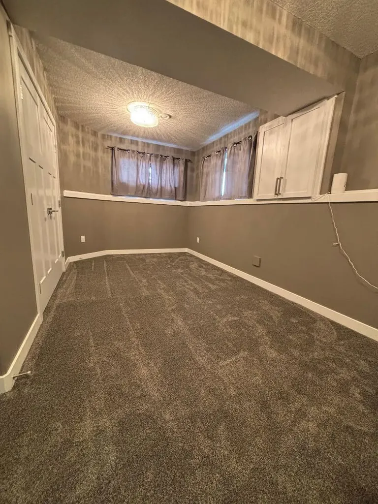 8561 72 Avenue Grande Prairie AB T8X0N9