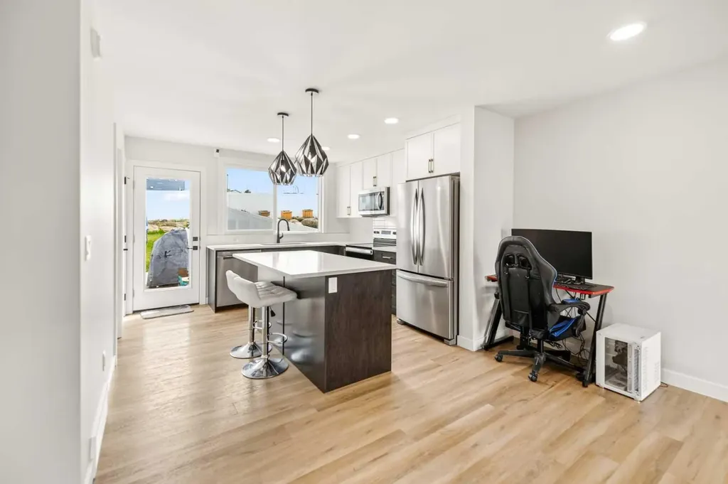 12 Vincent Gate Sylvan Lake AB T4S 0V7