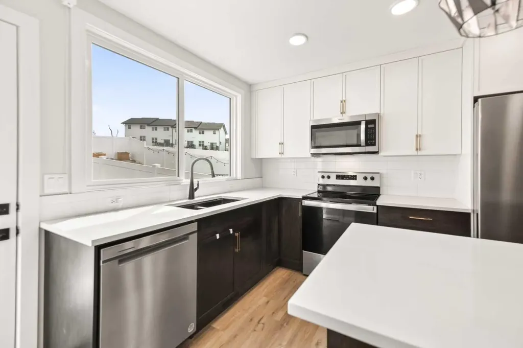 12 Vincent Gate Sylvan Lake AB T4S 0V7