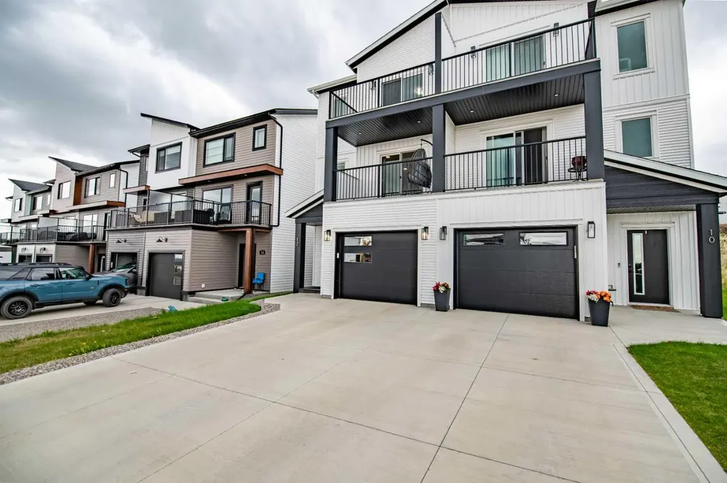 12 Vincent Gate Sylvan Lake AB T4S 0V7