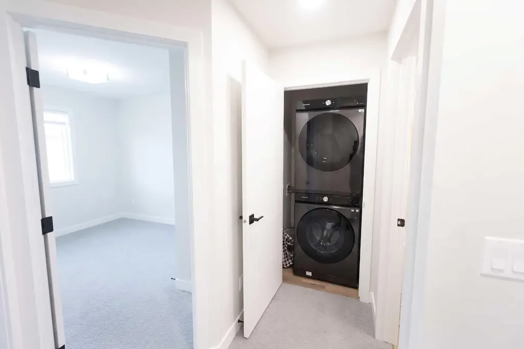 12 Vincent Gate Sylvan Lake AB T4S 0V7