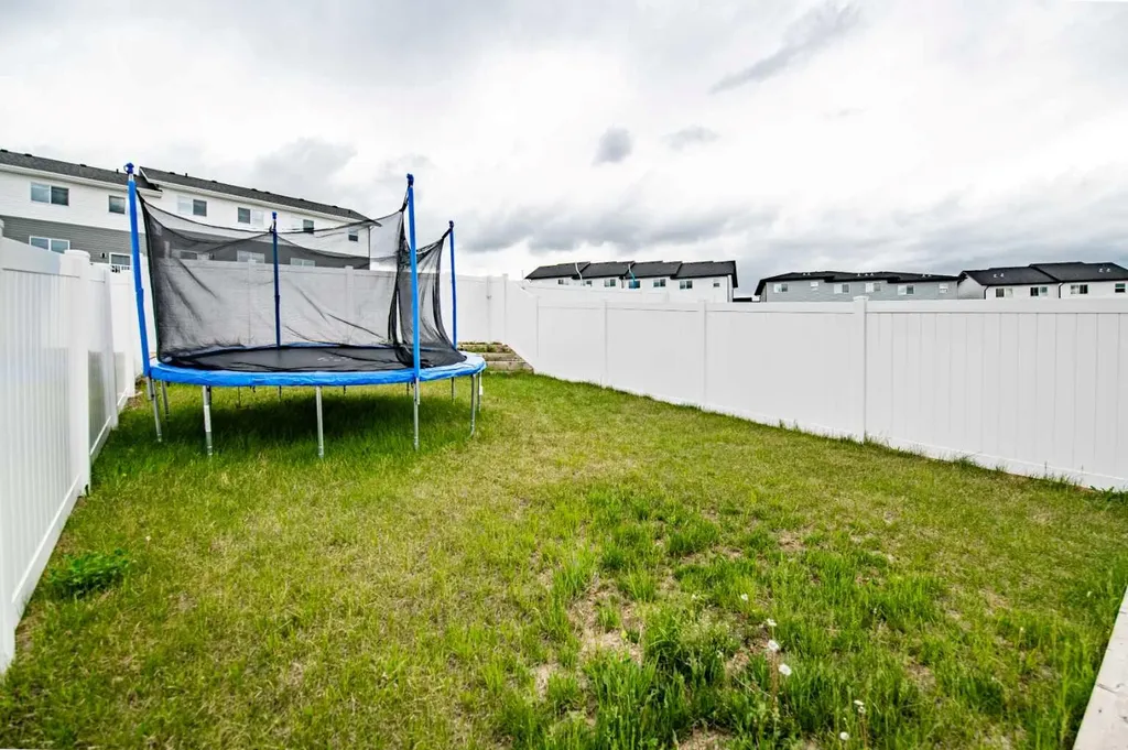 12 Vincent Gate Sylvan Lake AB T4S 0V7
