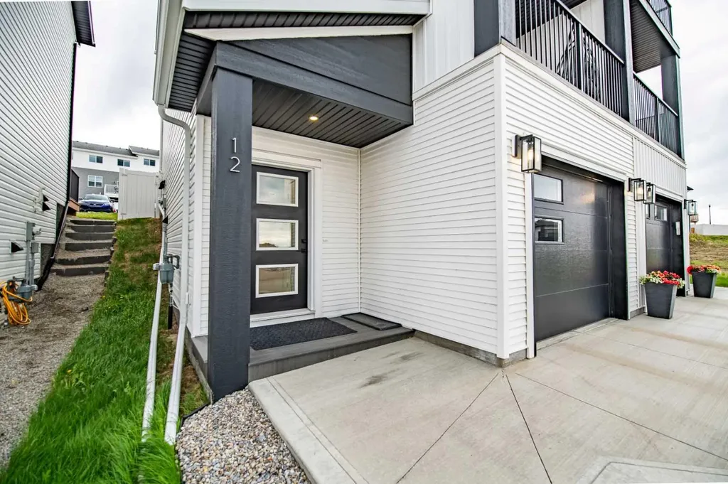 12 Vincent Gate Sylvan Lake AB T4S 0V7