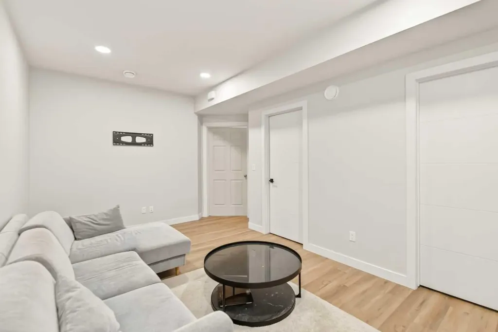 12 Vincent Gate Sylvan Lake AB T4S 0V7