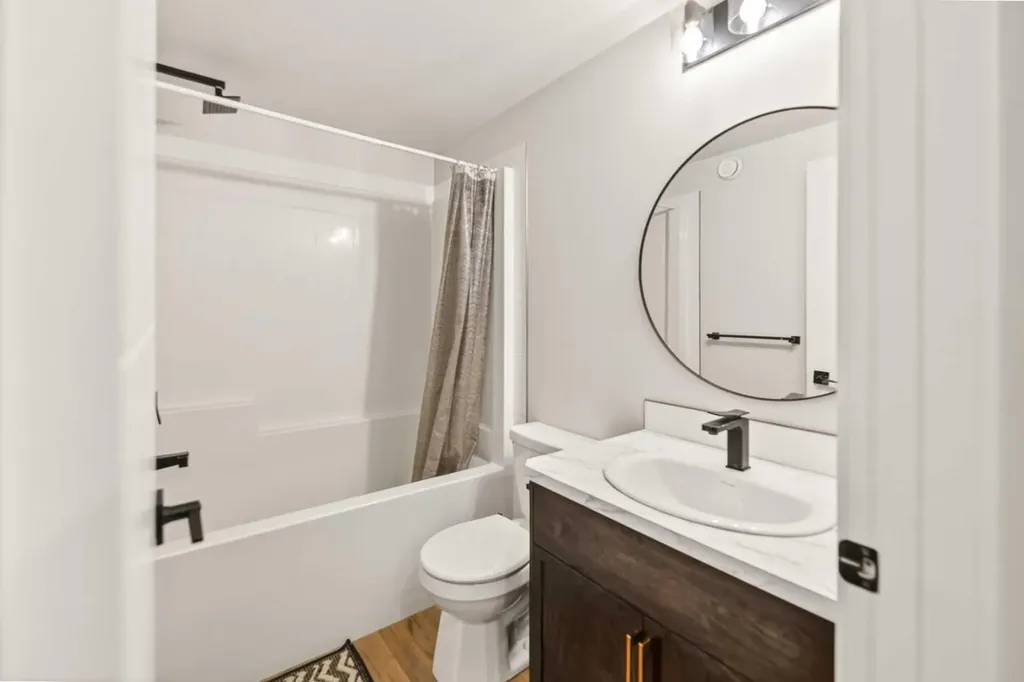 12 Vincent Gate Sylvan Lake AB T4S 0V7