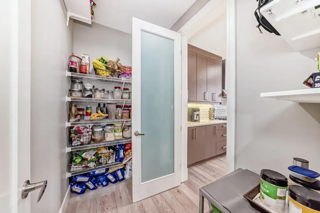 193 Kinniburgh Circle Chestermere AB T1X 0P8