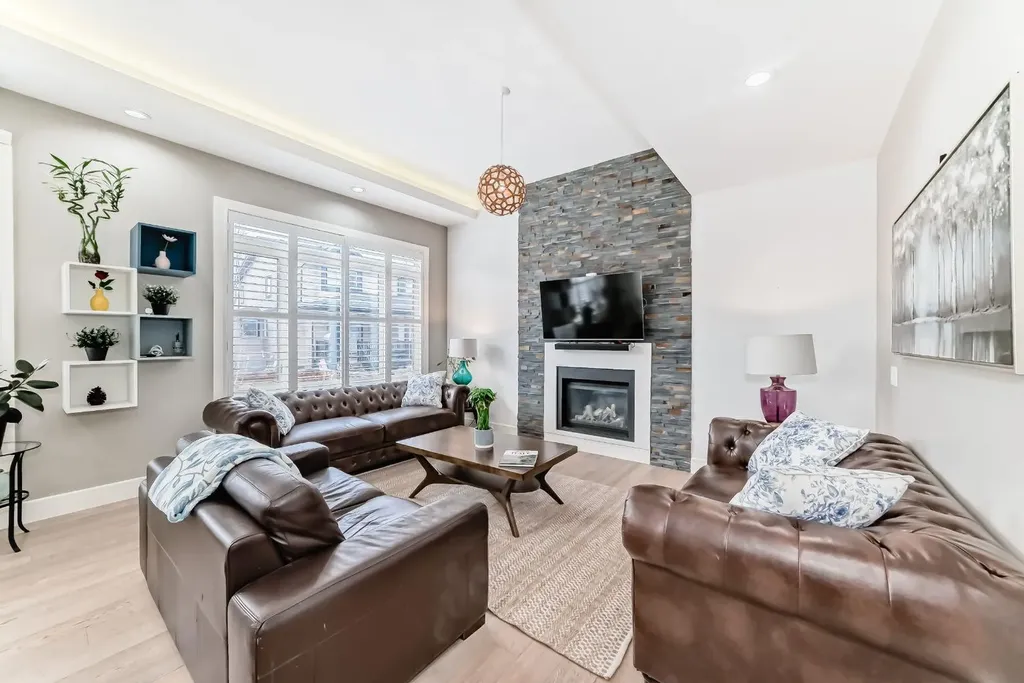 193 Kinniburgh Circle Chestermere AB T1X 0P8