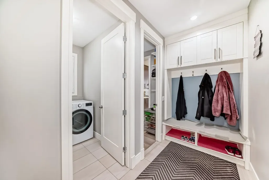 193 Kinniburgh Circle Chestermere AB T1X 0P8