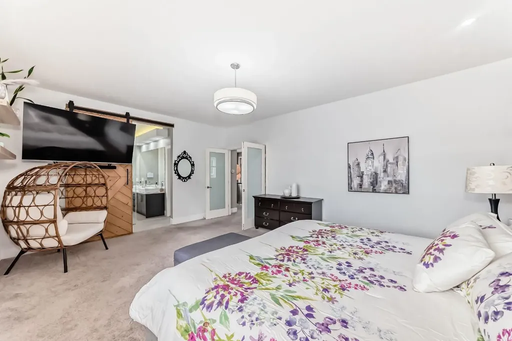 193 Kinniburgh Circle Chestermere AB T1X 0P8