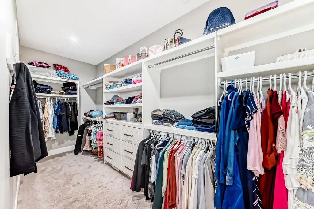193 Kinniburgh Circle Chestermere AB T1X 0P8