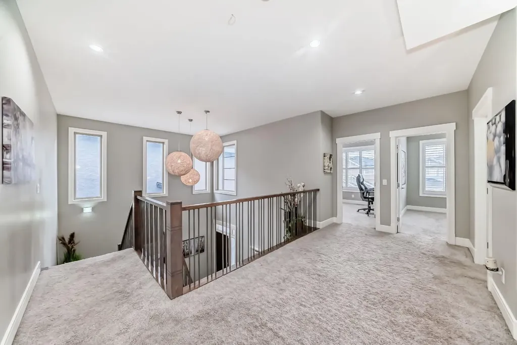 193 Kinniburgh Circle Chestermere AB T1X 0P8