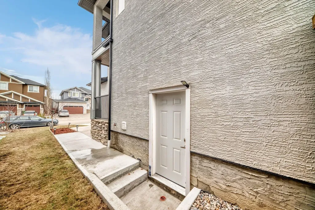193 Kinniburgh Circle Chestermere AB T1X 0P8