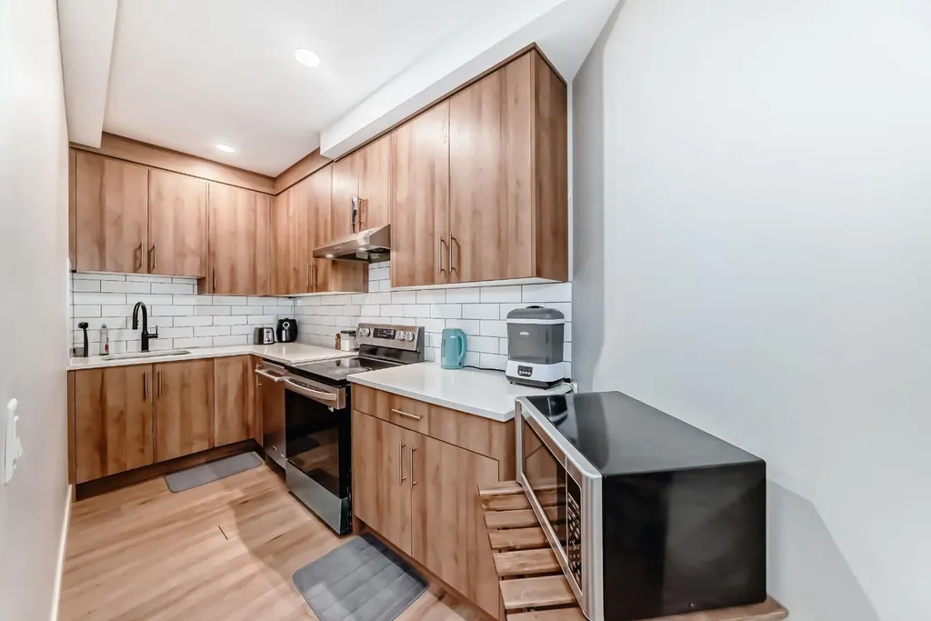 193 Kinniburgh Circle Chestermere AB T1X 0P8
