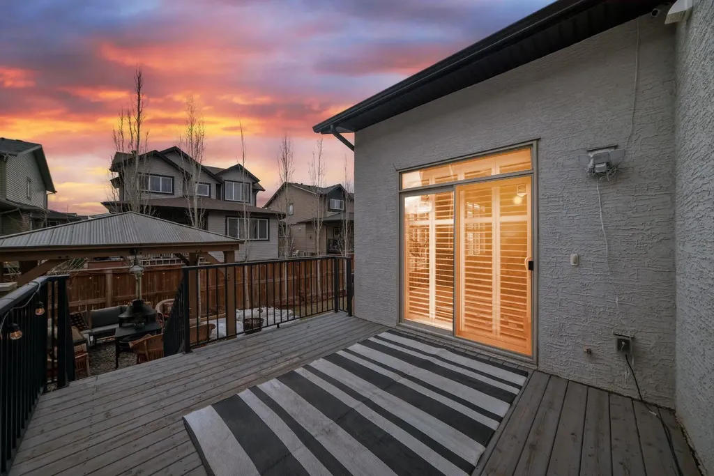 193 Kinniburgh Circle Chestermere AB T1X 0P8
