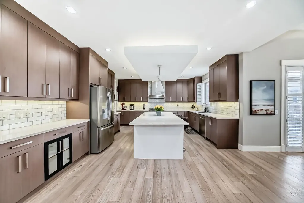 193 Kinniburgh Circle Chestermere AB T1X 0P8
