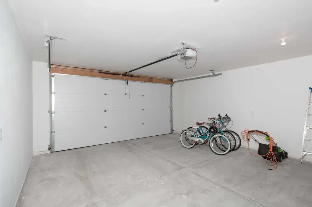80 Blackwolf Lane N Lethbridge AB T1H 7J2