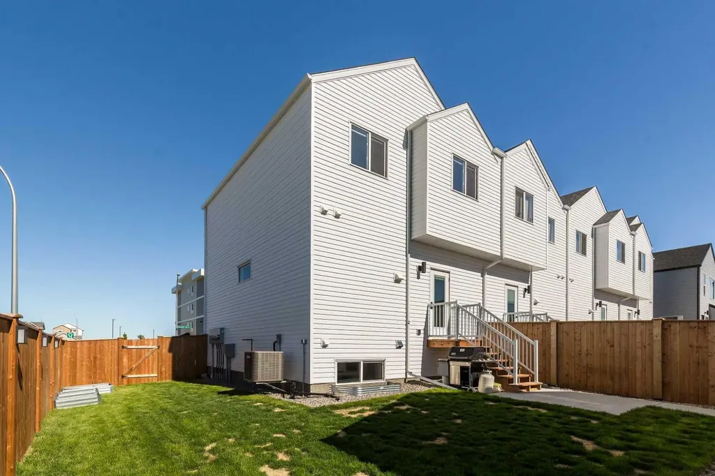 80 Blackwolf Lane N Lethbridge AB T1H 7J2
