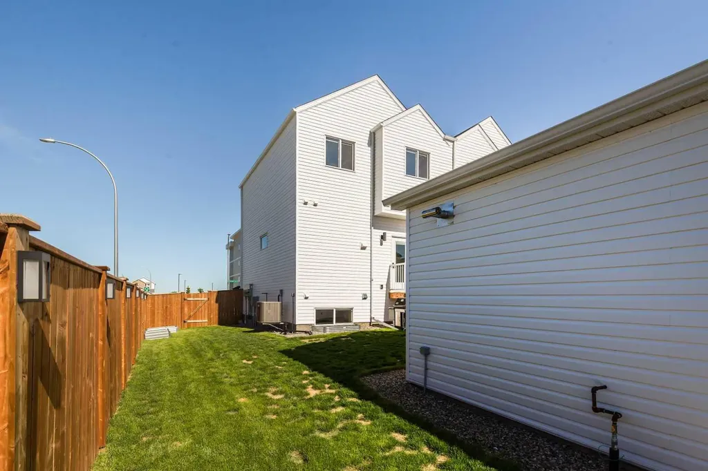 80 Blackwolf Lane N Lethbridge AB T1H 7J2