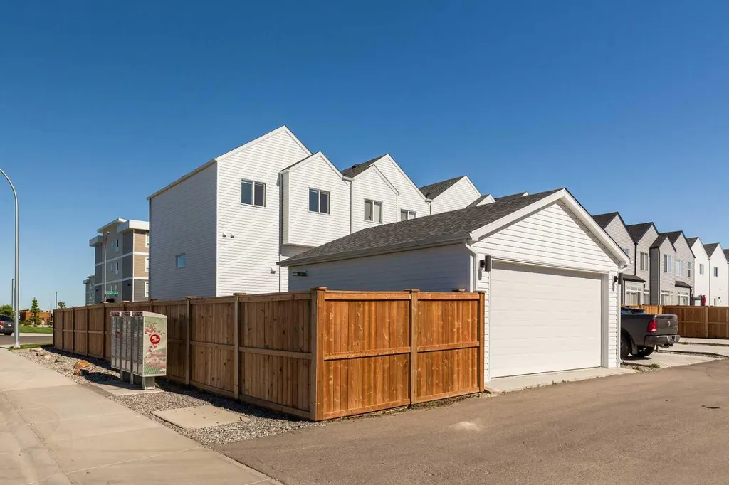 80 Blackwolf Lane N Lethbridge AB T1H 7J2