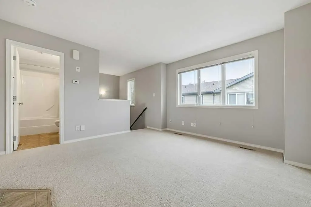 105 Silkstone Road W Lethbridge AB T1J 3A8