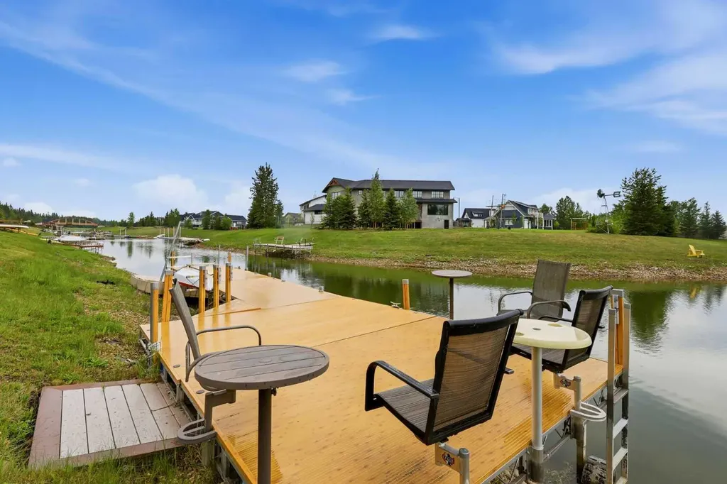 300 Canal Street Rural Ponoka County AB T0C0J0