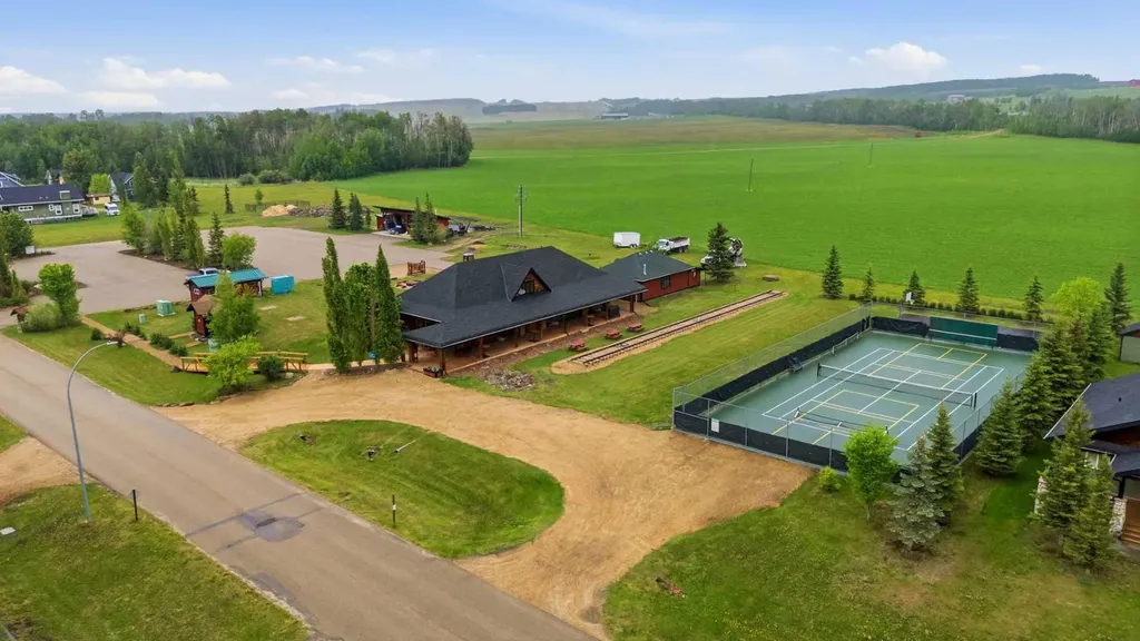 300 Canal Street Rural Ponoka County AB T0C0J0
