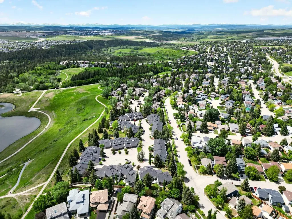 185 Woodridge Drive SW Calgary AB T2W 3X7